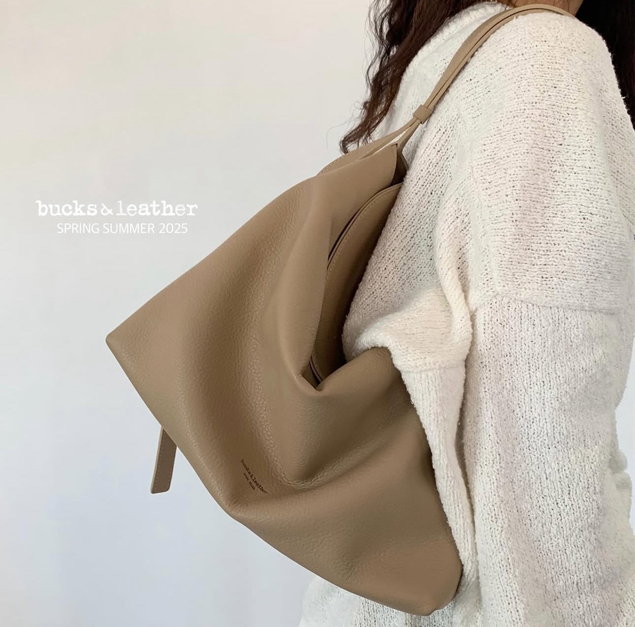 MZ712 BUCKS & LEATHER HOBO BAG