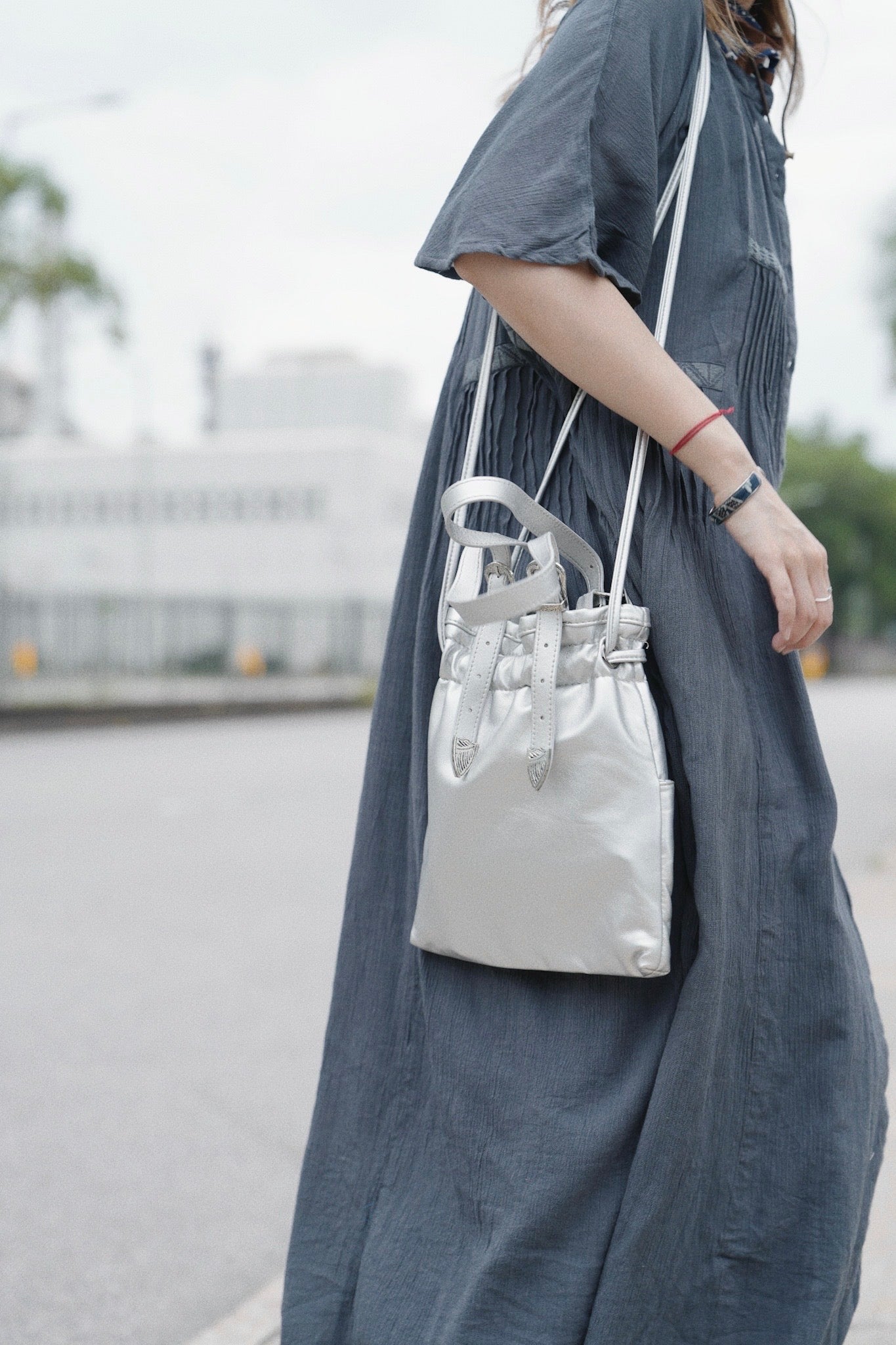 NA448 CONCHO BUCKLE BELT SHOULDER BAG