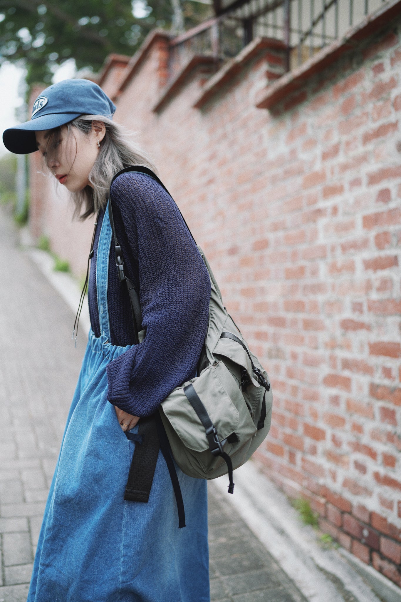 NA-375 Multi-Pocket Crossbag