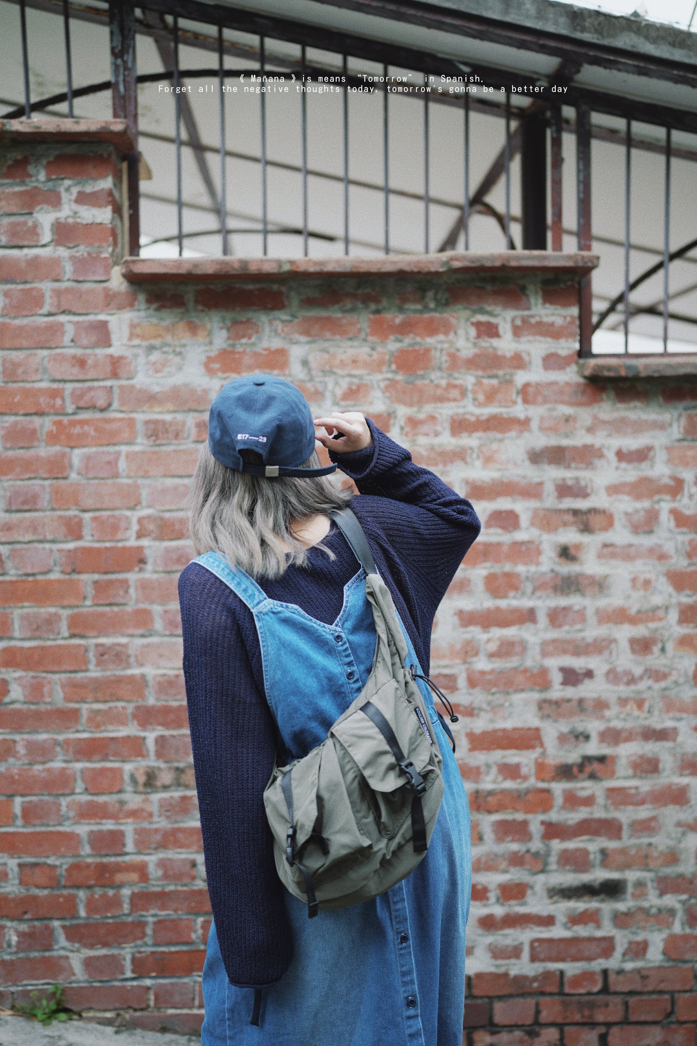NA-375 Multi-Pocket Crossbag