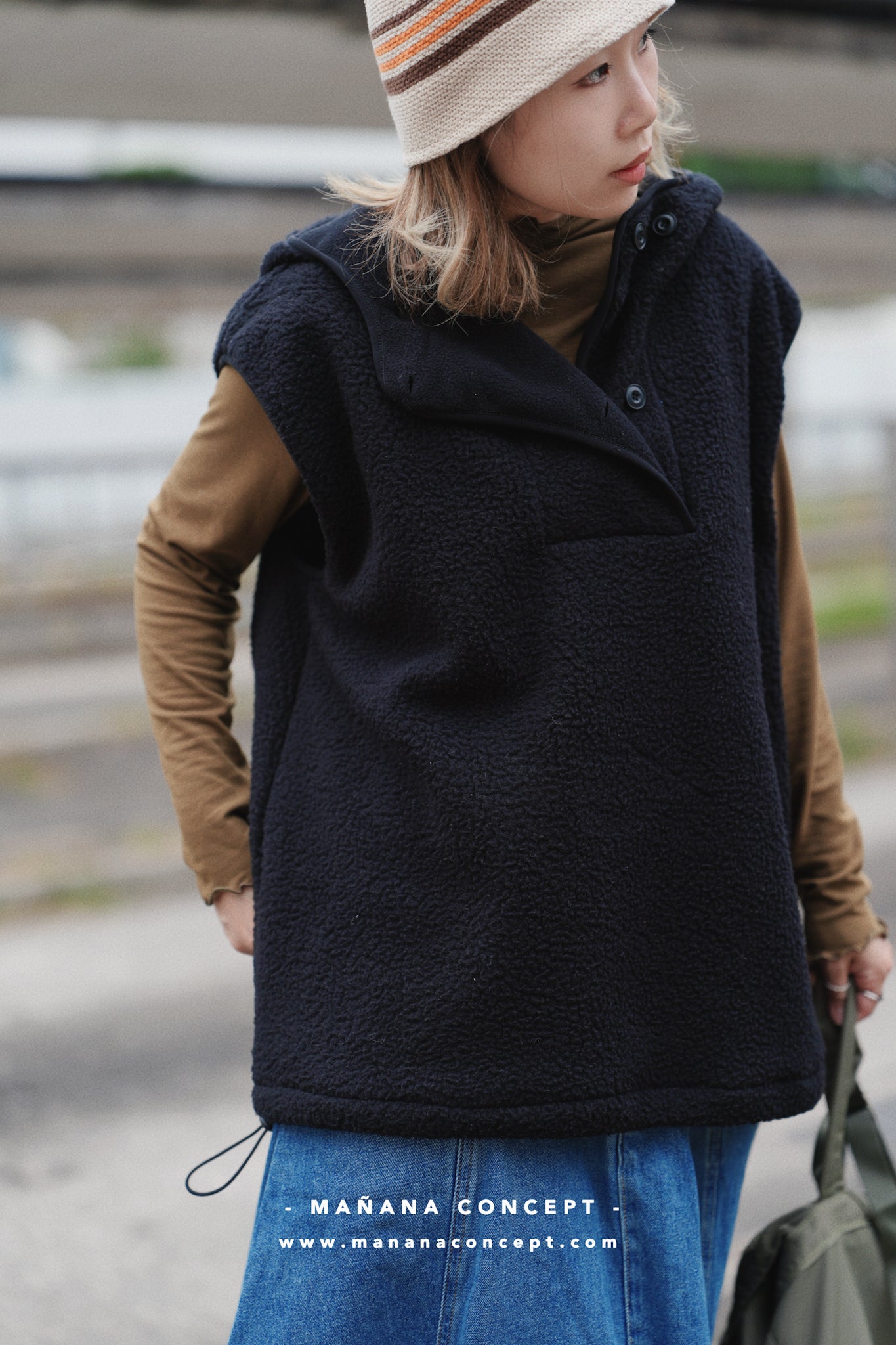 MZ590 OVERSIZED FLEECE VEST