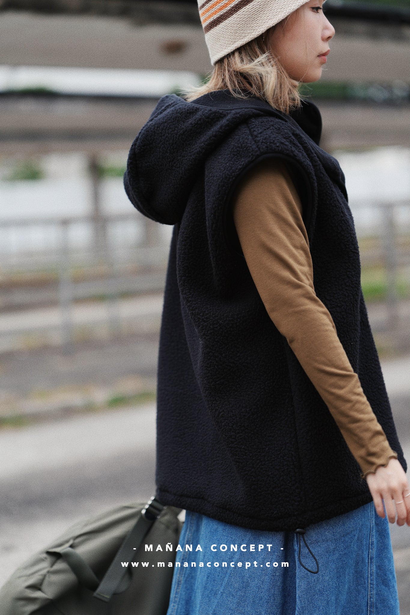 MZ590 OVERSIZED FLEECE VEST