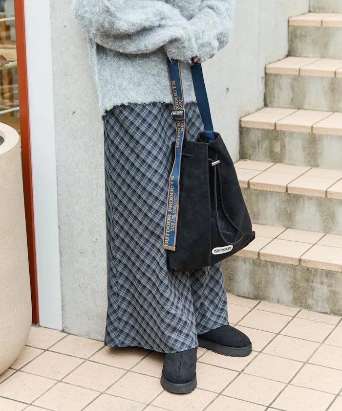 NA467 OUTDOOR PRODUCTS - SUEDE LOGO TAPE BAG