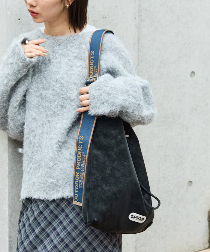 NA467 OUTDOOR PRODUCTS - SUEDE LOGO TAPE BAG