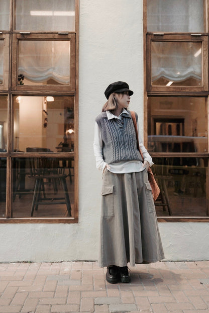 MZ895 TOGGLE BUTTON TWISTED KNIT VEST