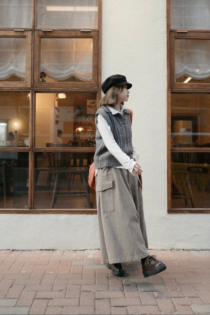 MZ895 TOGGLE BUTTON TWISTED KNIT VEST