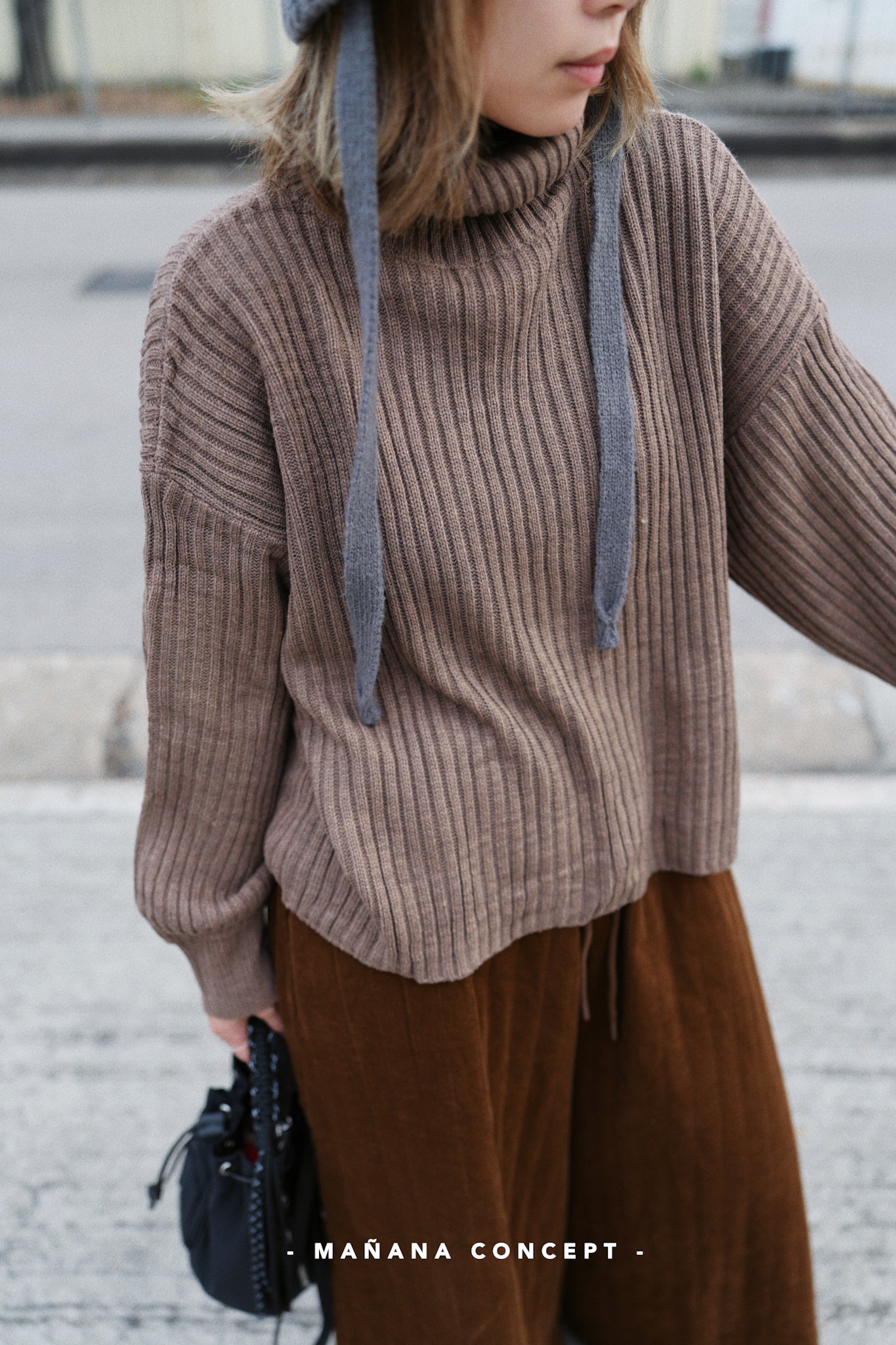 MZ592 TURTLE NECK KNIT TOP