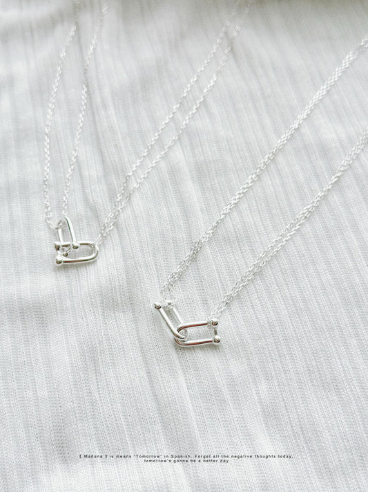 MZ-201 Silver 925 Horsehoe Buckle Necklace