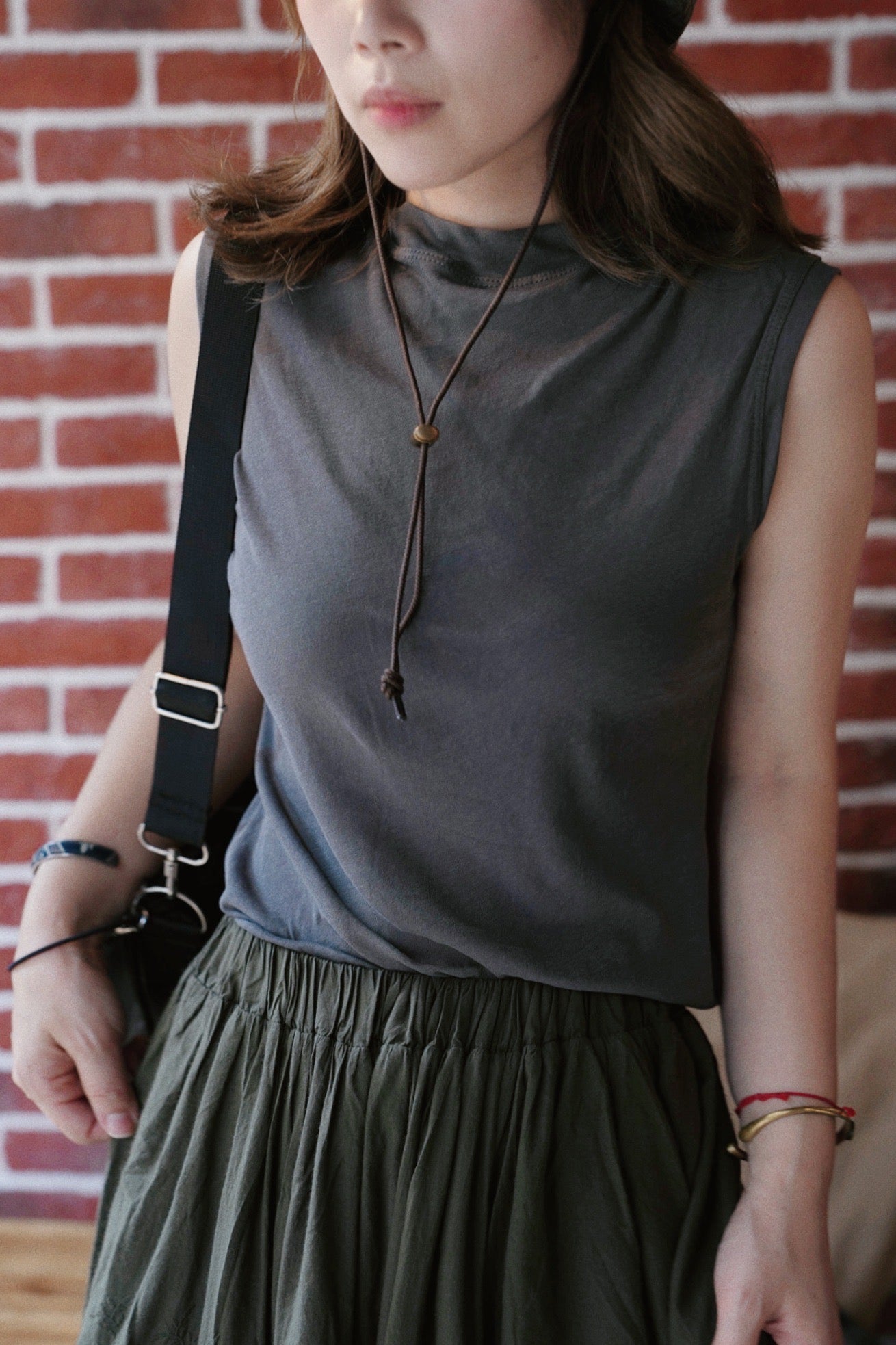 MZ814 HALF NECK BASIC TOP 【 買 2 件 減 $20 , 4 件 減 $50】