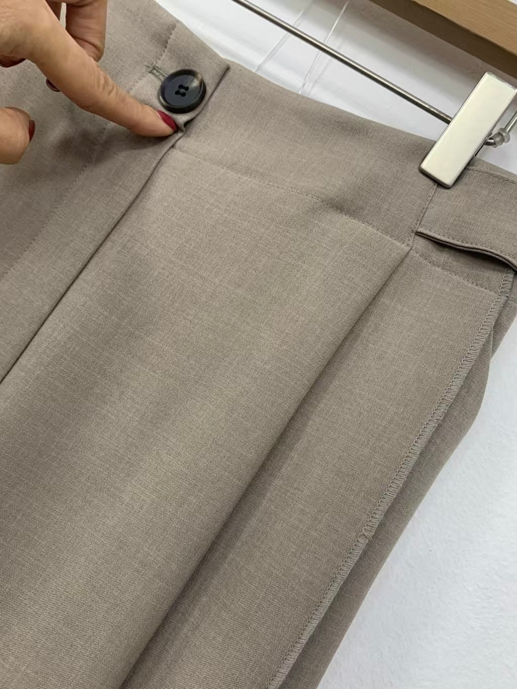 MZ640 PLEATED WAIST BAND STRAIGHT PANTS