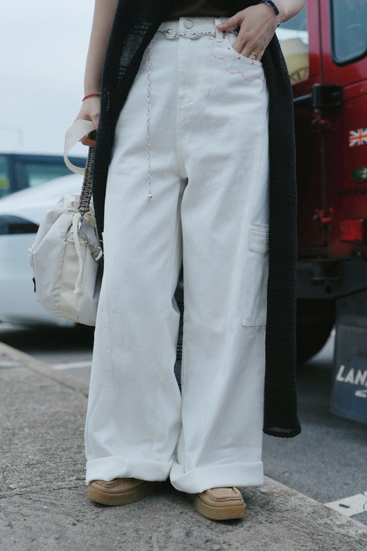 MZ740 EMBROIDERED POCKET JEANS
