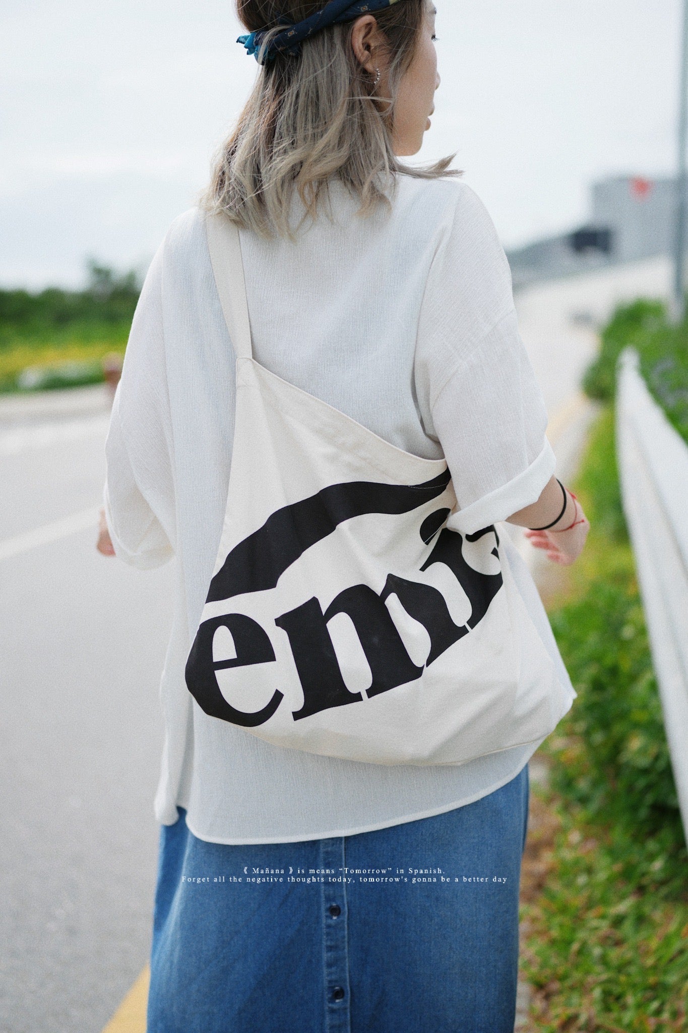 emis - Cropped Logo Tote Bag