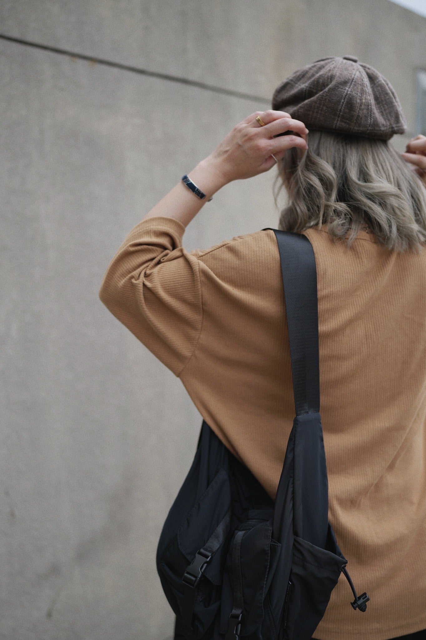 NA-375 Multi-Pocket Crossbag