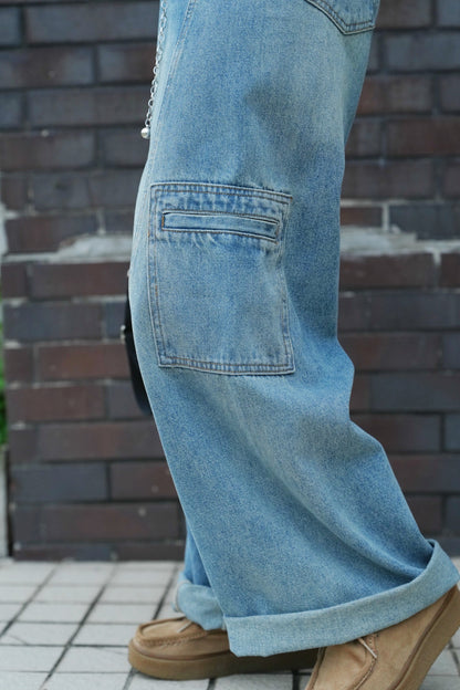 MZ740 EMBROIDERED POCKET JEANS