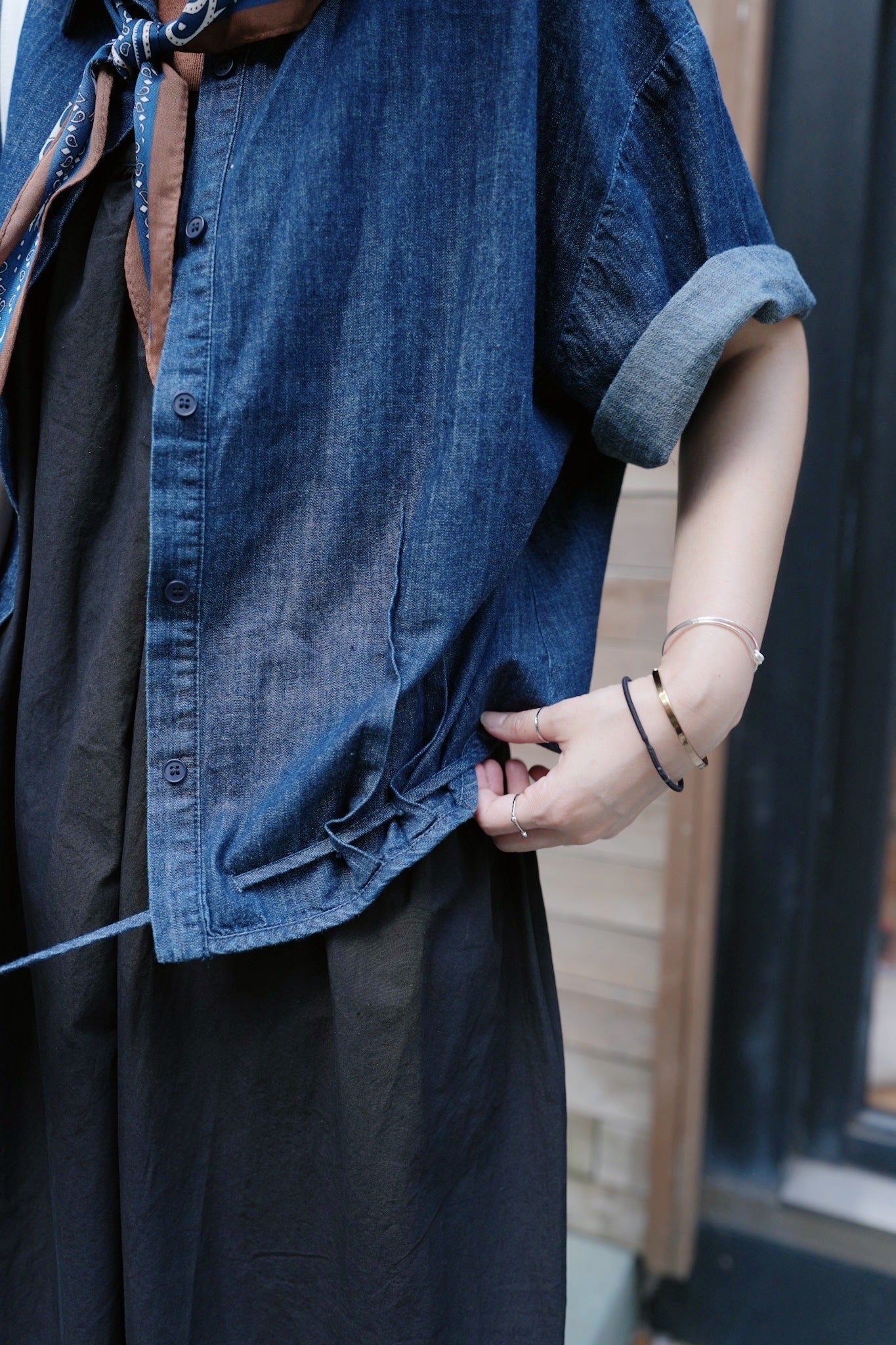 MZ826 PLEATED DENIM BOXY SHIRT