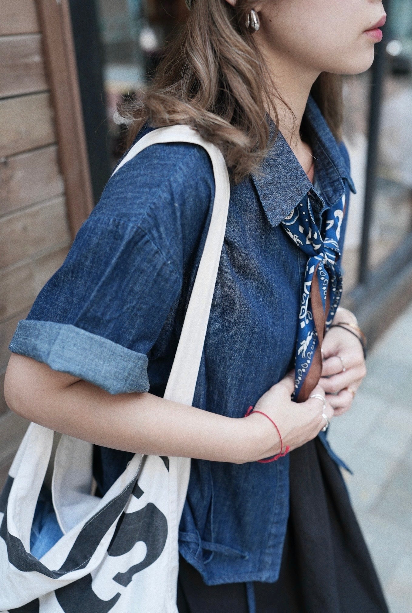 MZ826 PLEATED DENIM BOXY SHIRT