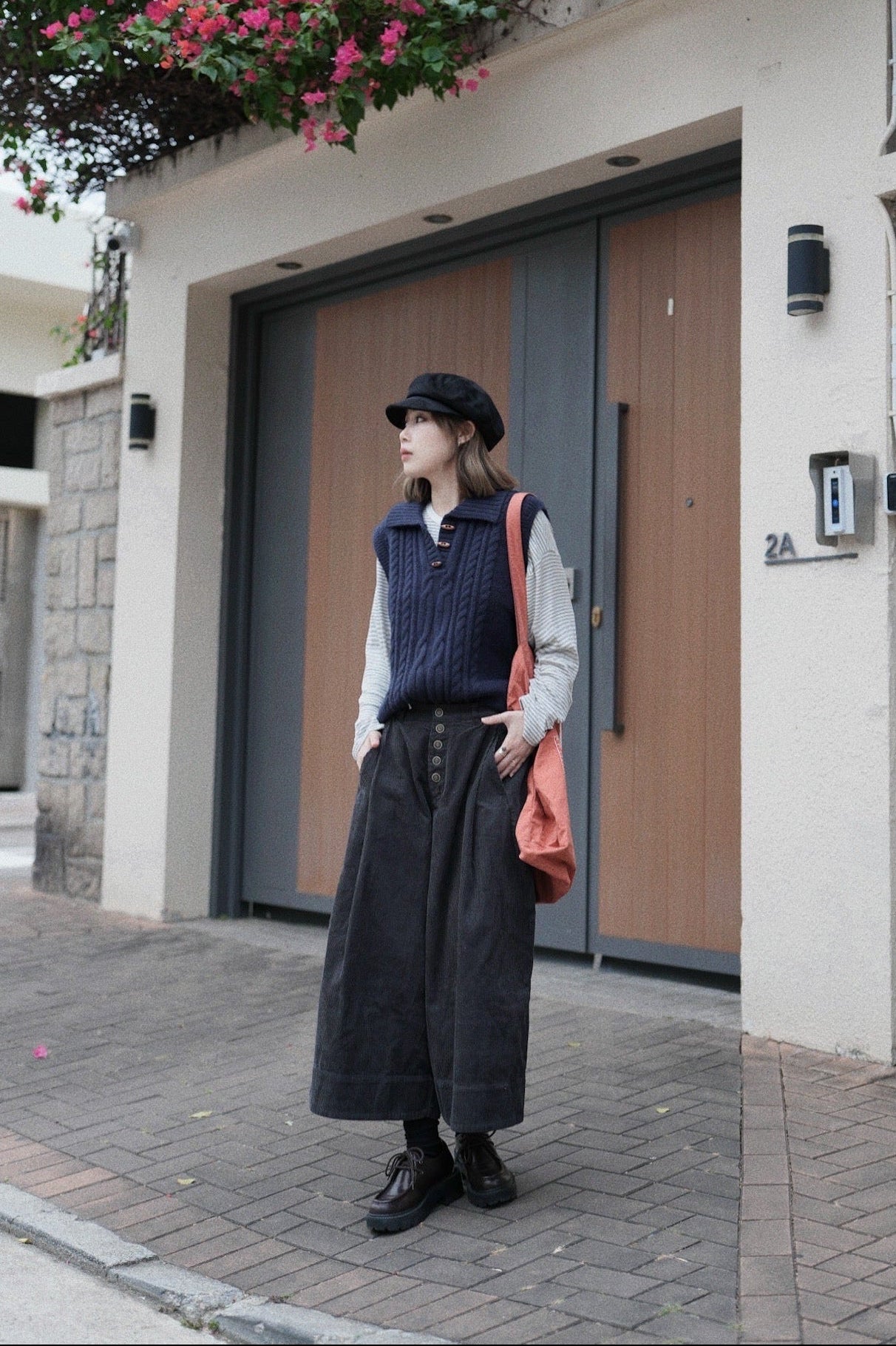 MZ895 TOGGLE BUTTON TWISTED KNIT VEST