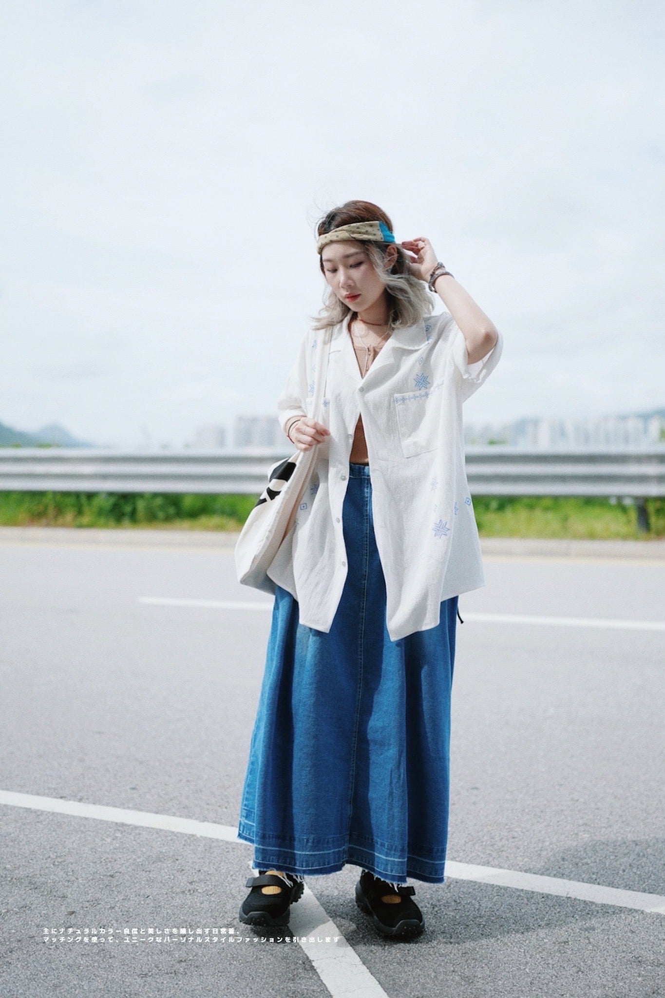 MZ370 Embroidered Crepe Shirt