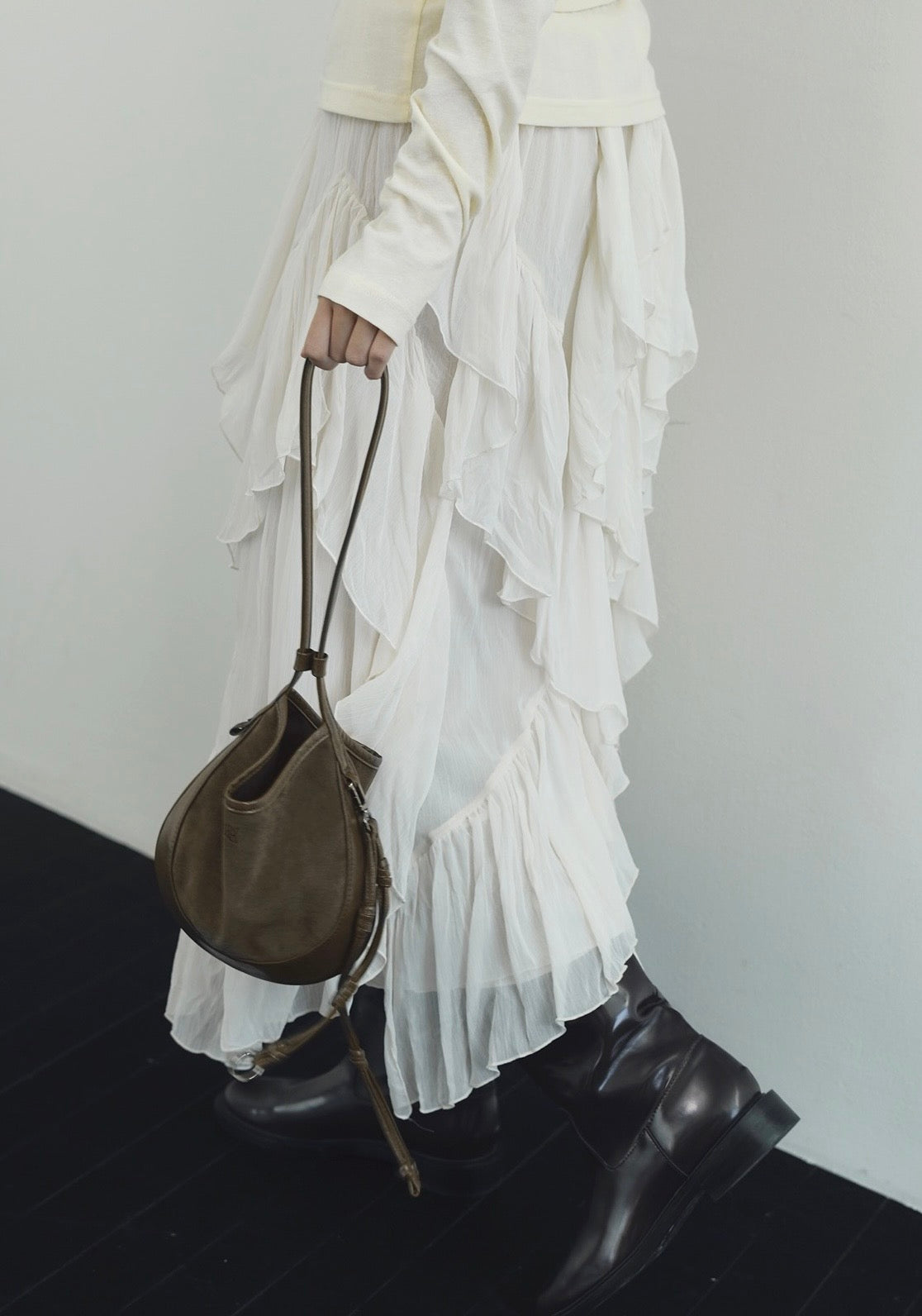 MZ899 CURVEE HOBO SUEDE BAG