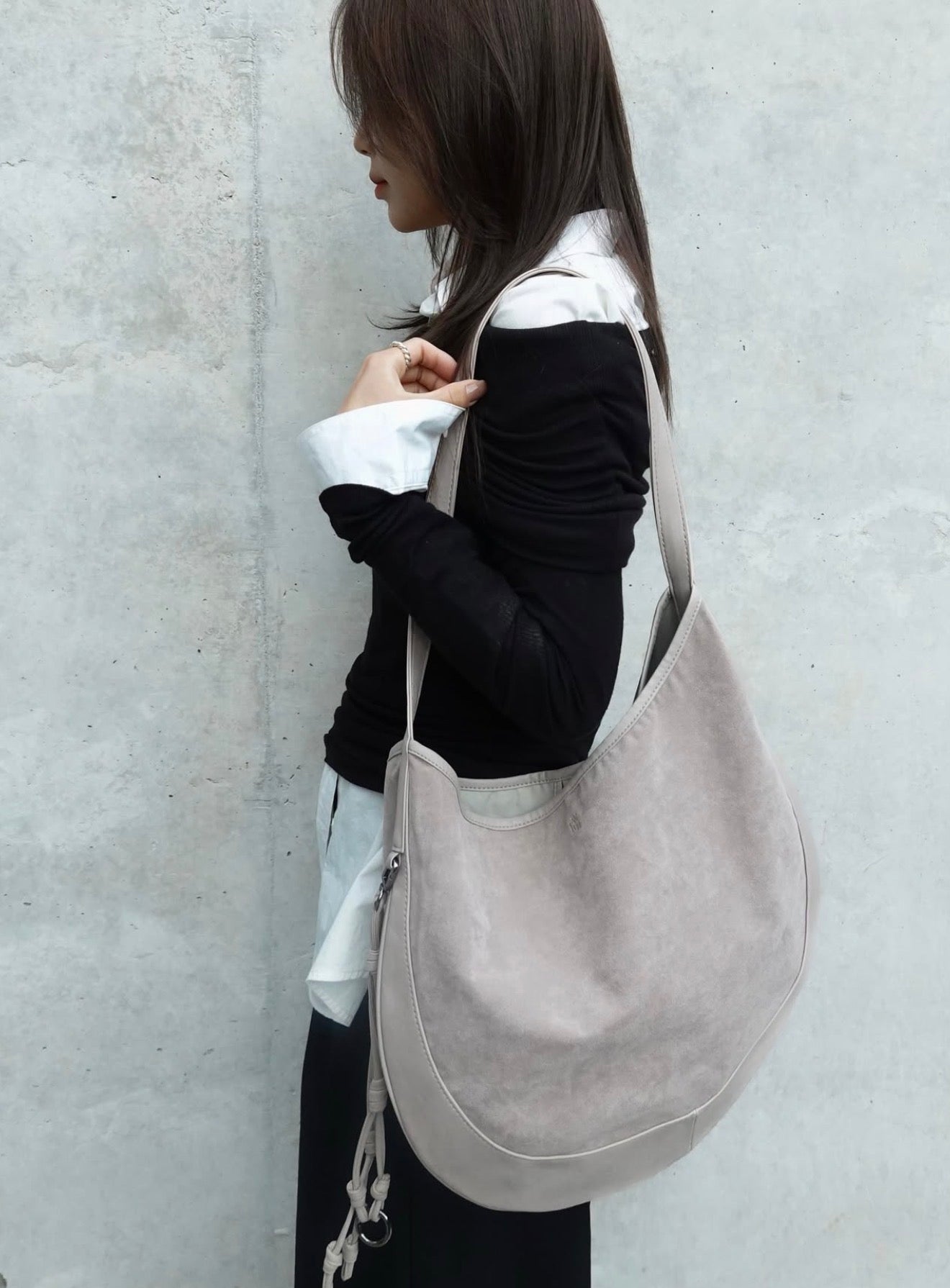 MZ899 CURVEE HOBO SUEDE BAG