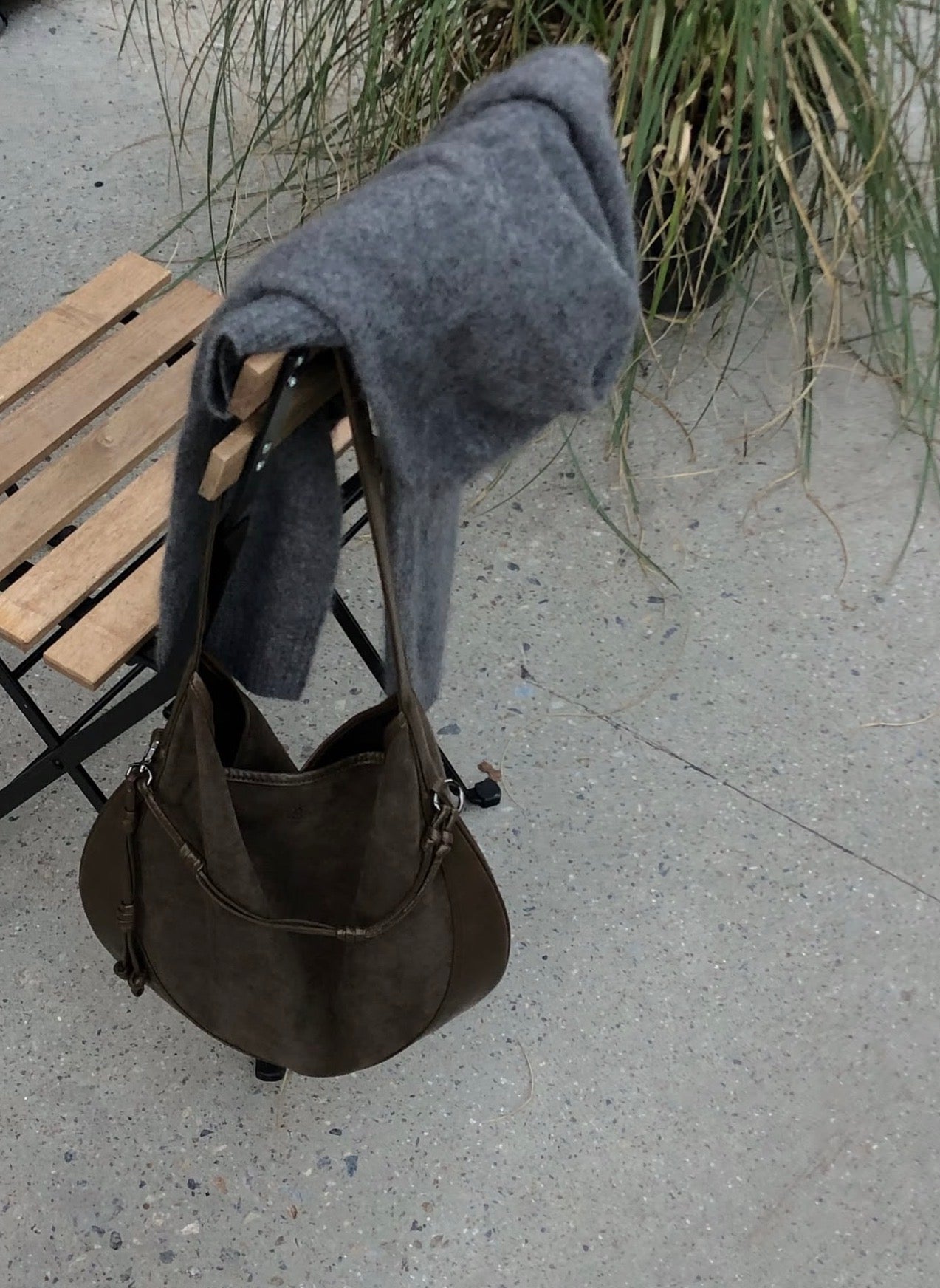 MZ899 CURVEE HOBO SUEDE BAG