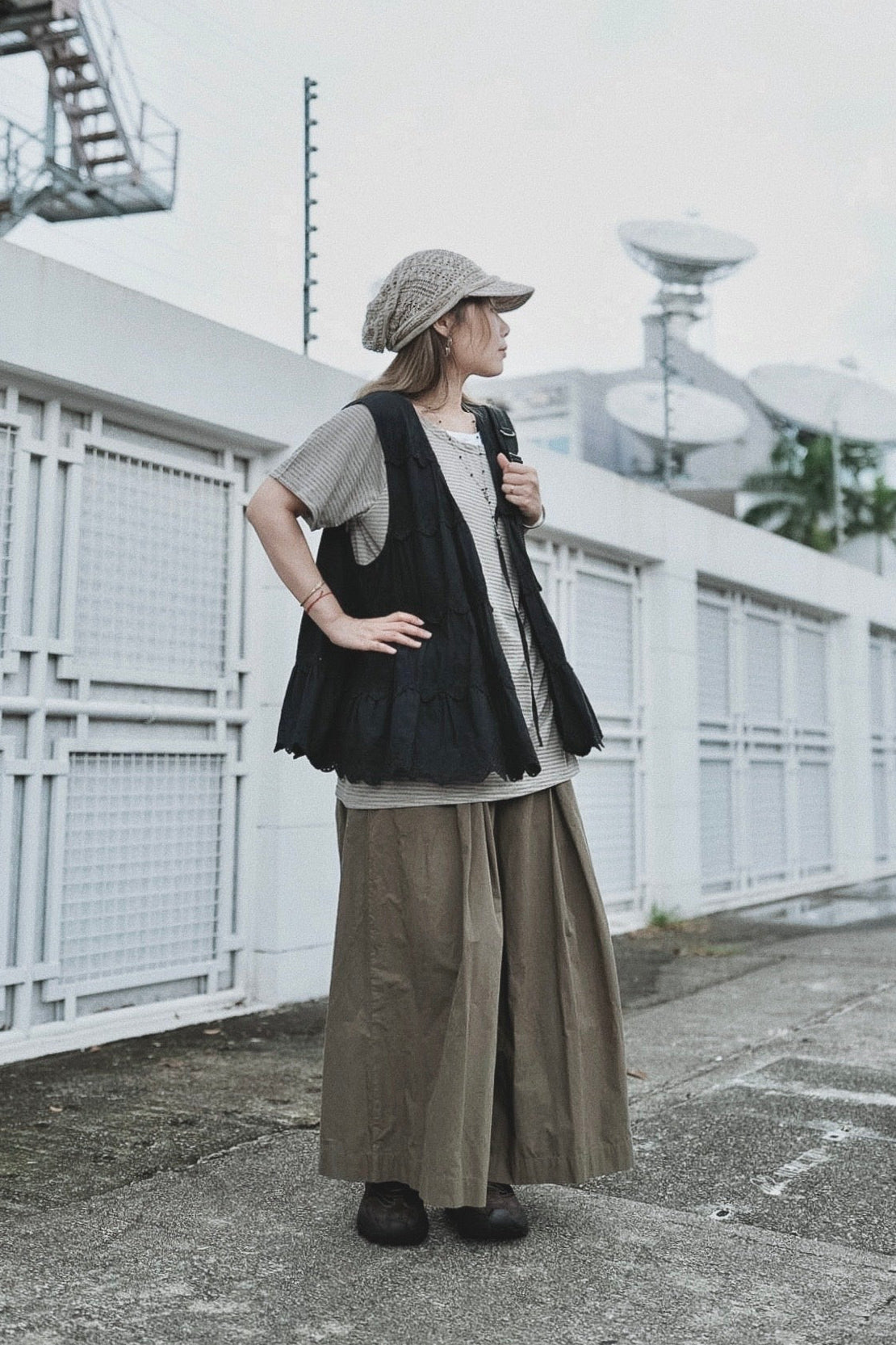 MB012 BUTTON STRIPED TOP