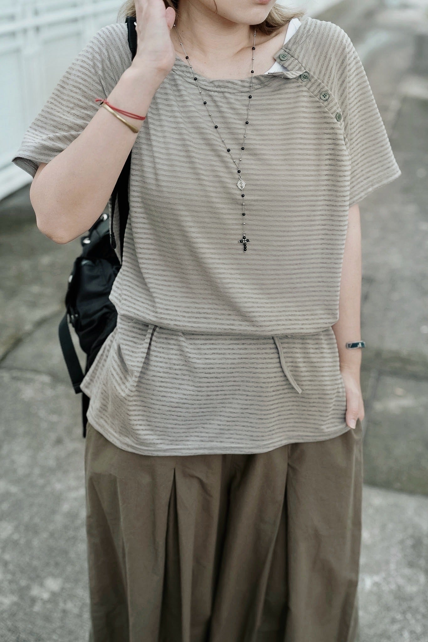 MB012 BUTTON STRIPED TOP