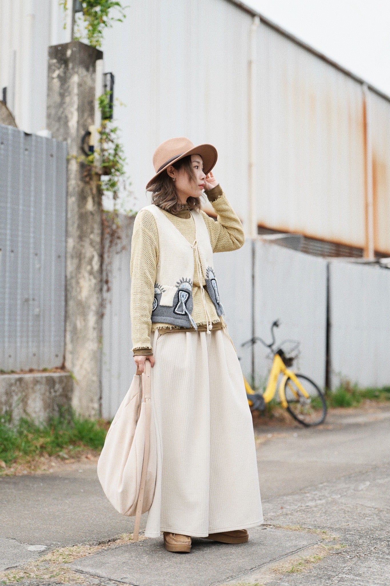 MZ602 CROCHET KNIT TOP WITH BELT