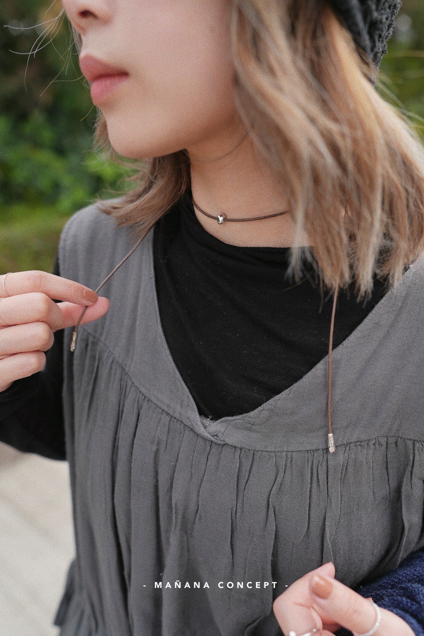 CA684 V-NECK LINEN OP DRESS
