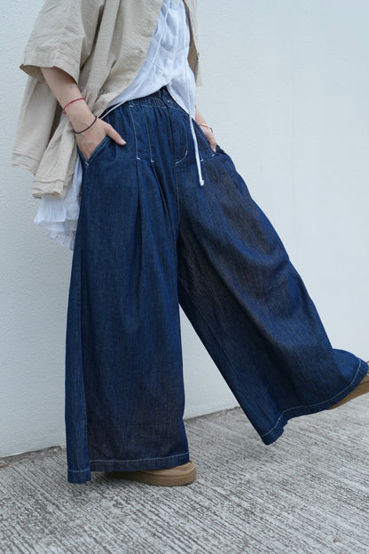 CA698 PLEATED DENIM JEANS