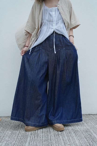 CA698 PLEATED DENIM JEANS
