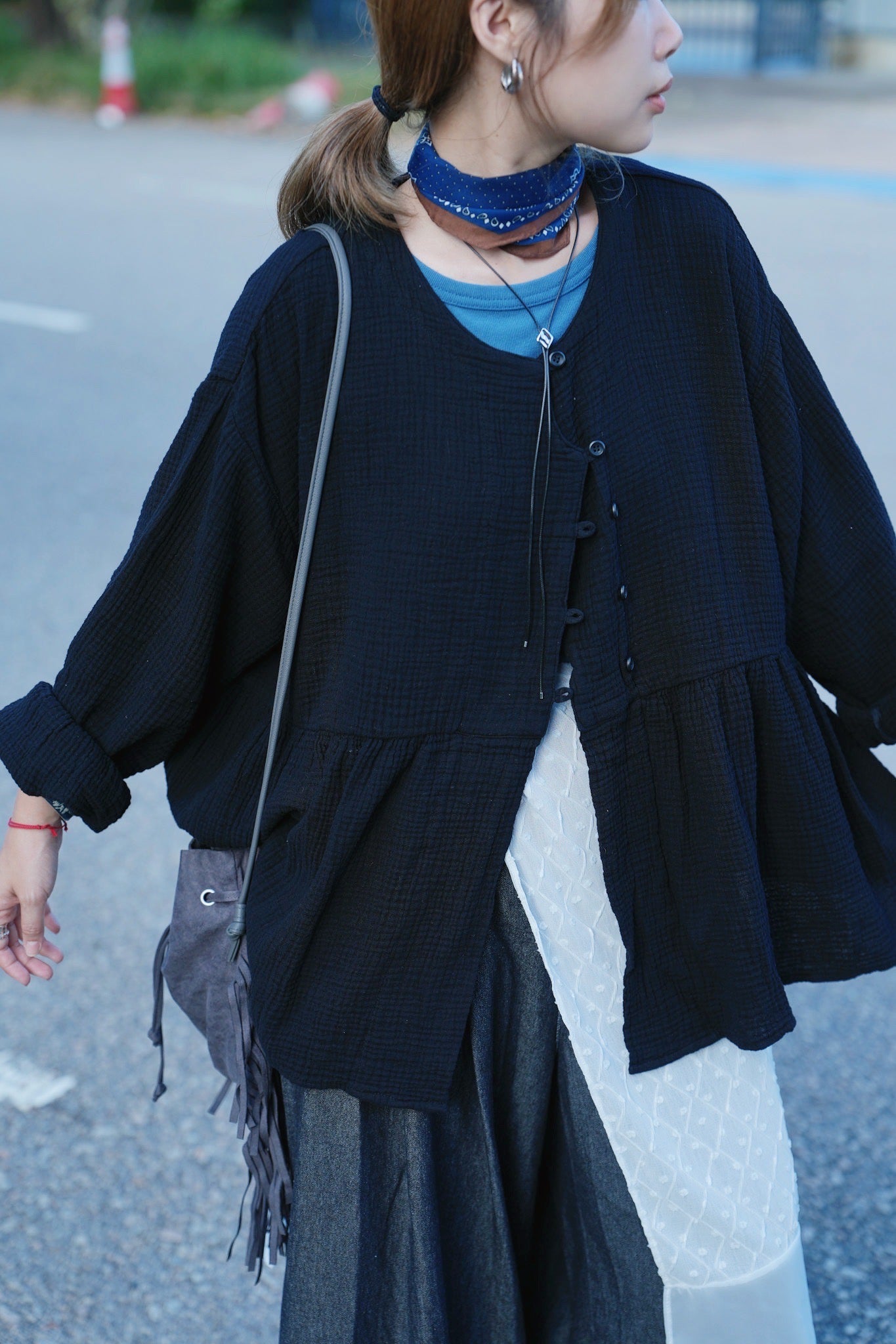 CA912 SLANTED COLLAR LOOSE BLOUSE