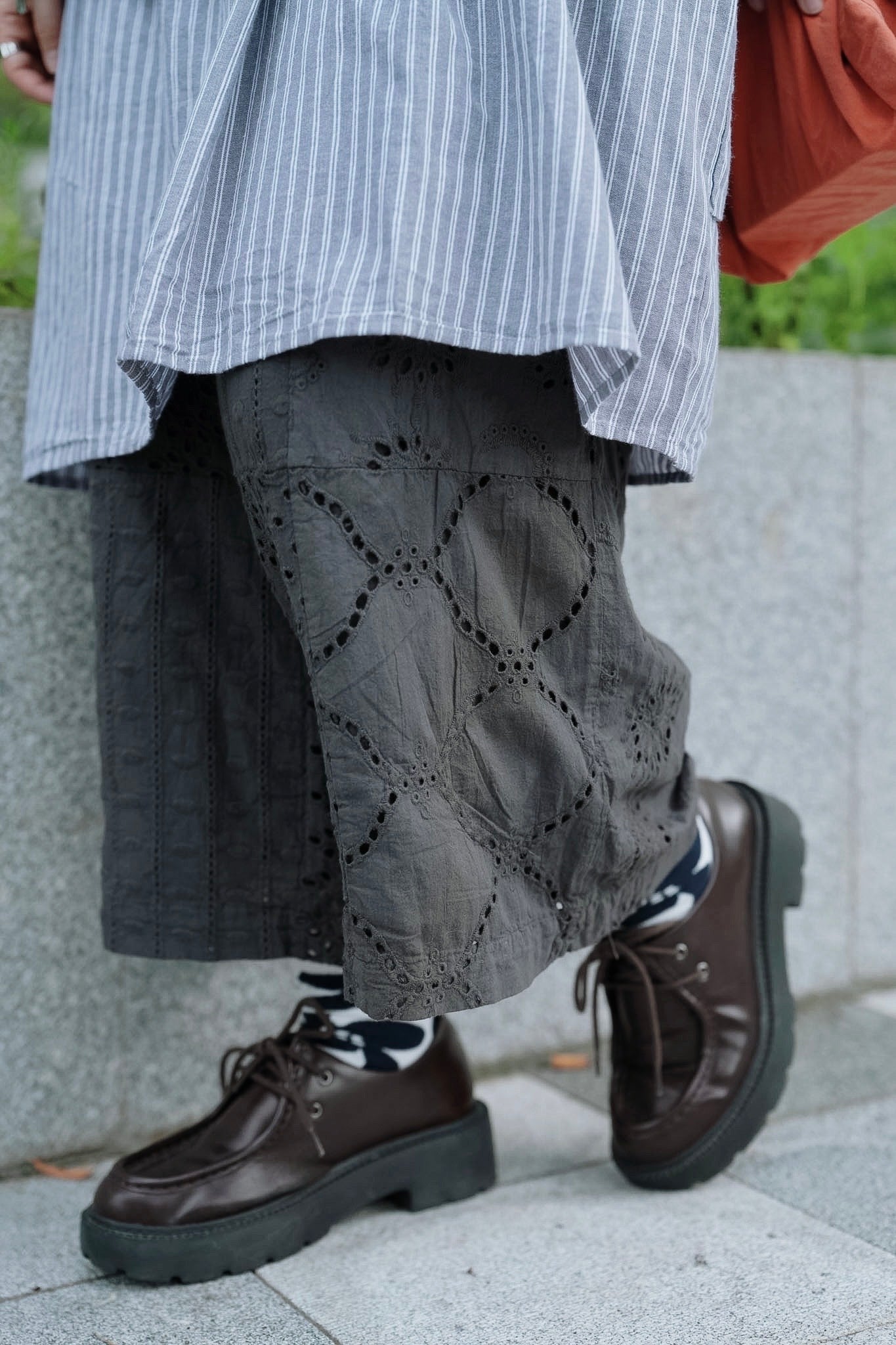 CB131 EMBROIDERED LACE PANTS