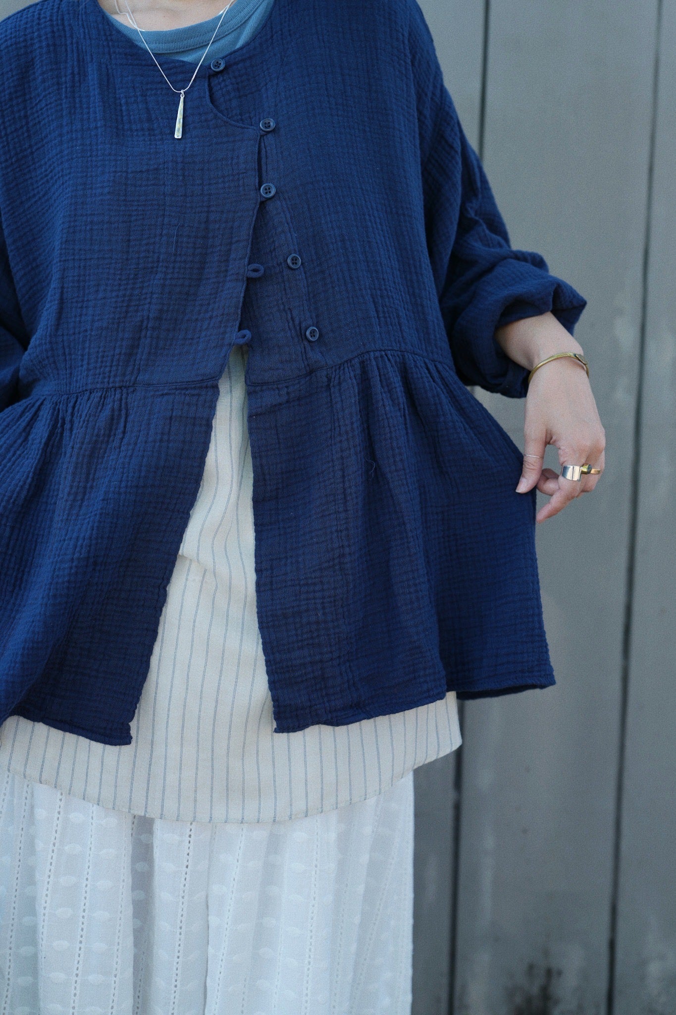 CA912 SLANTED COLLAR LOOSE BLOUSE