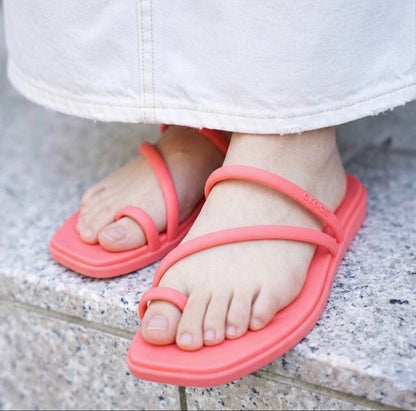 CROCS MIAMI TOE-LOOP BEACH SANDALS (4 COL)