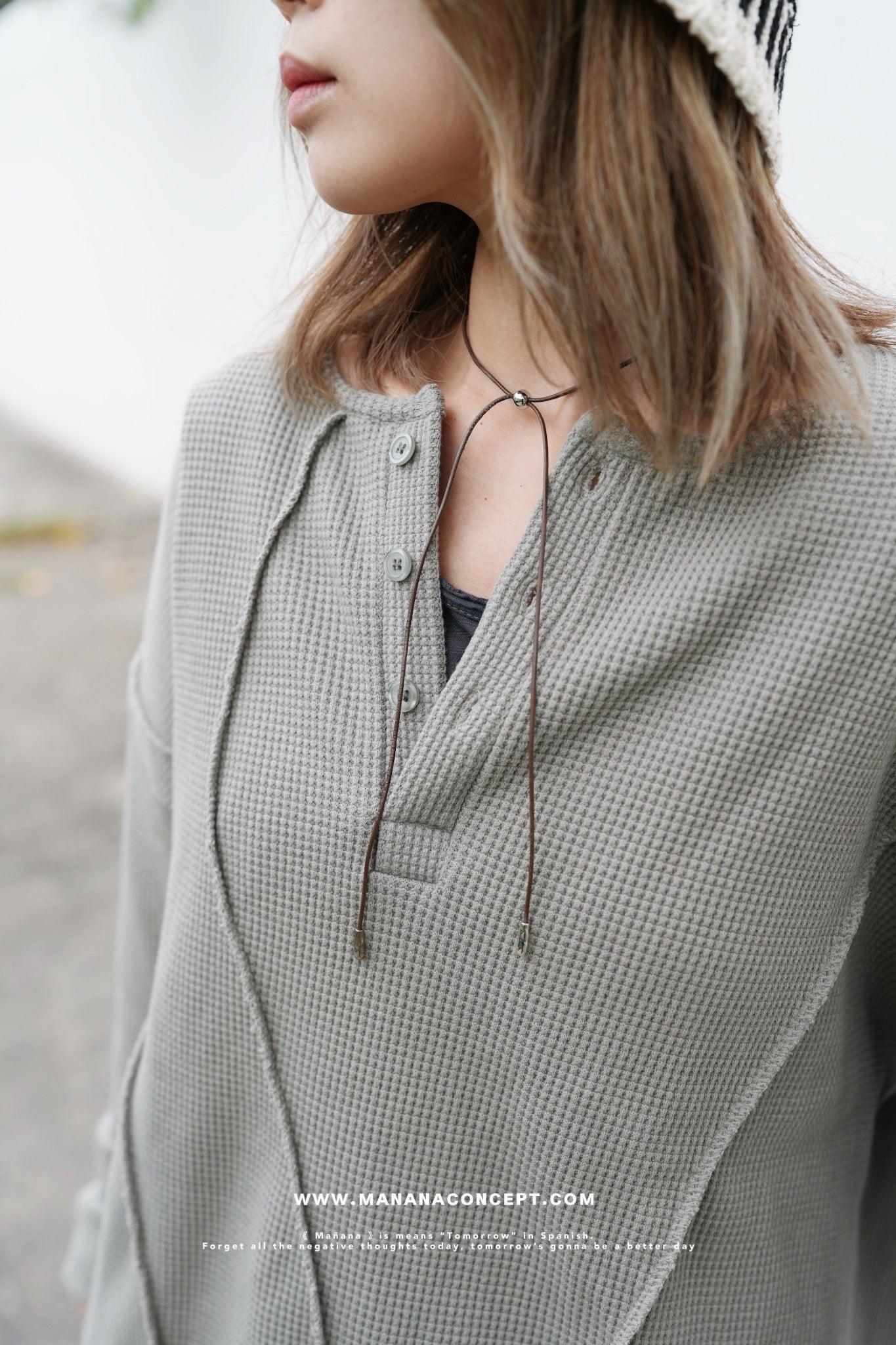 MZ612 WAFFLE HENRY NECK TOP