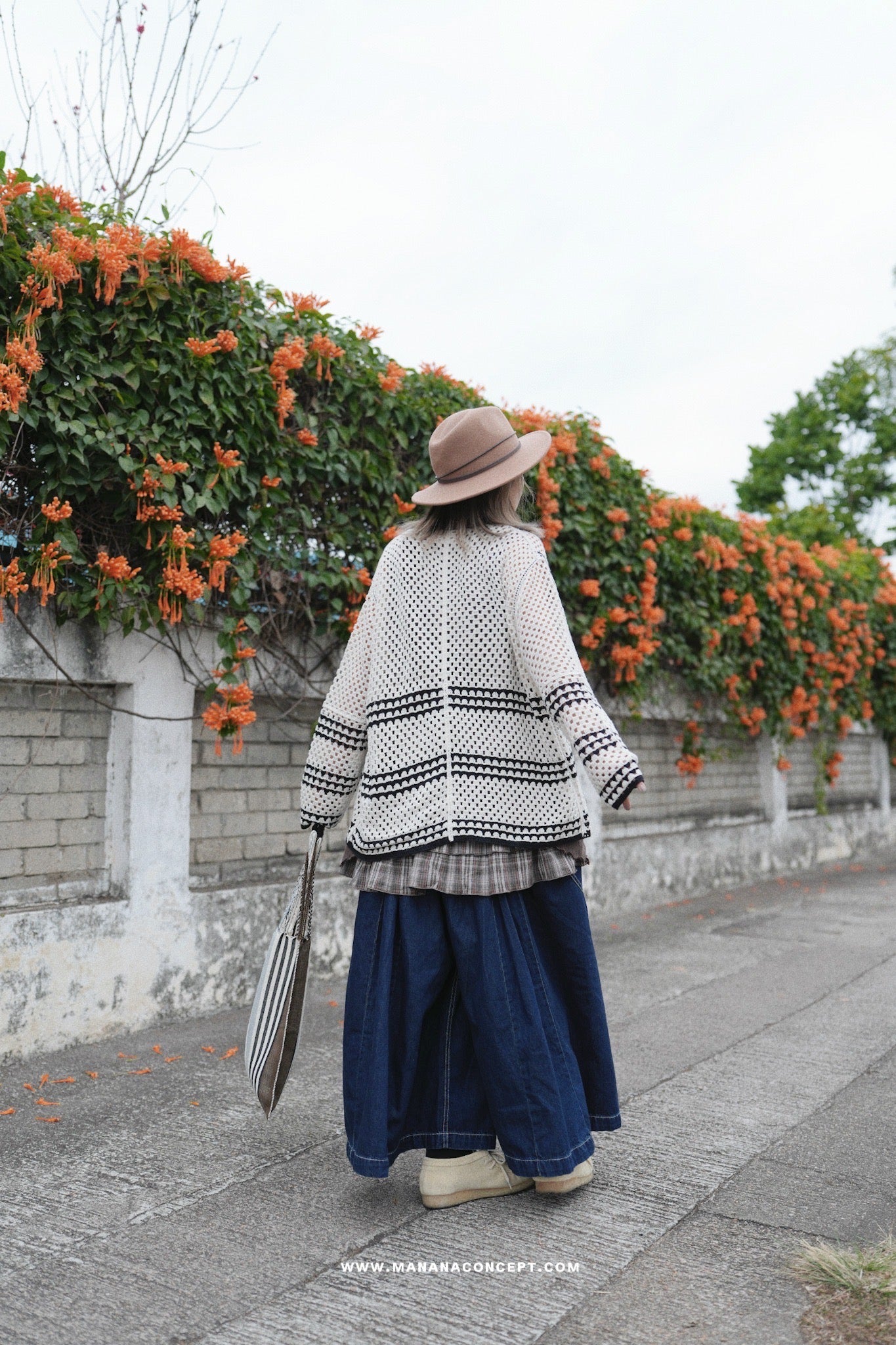 NA435 CROCHET V-NECK CARDIGAN