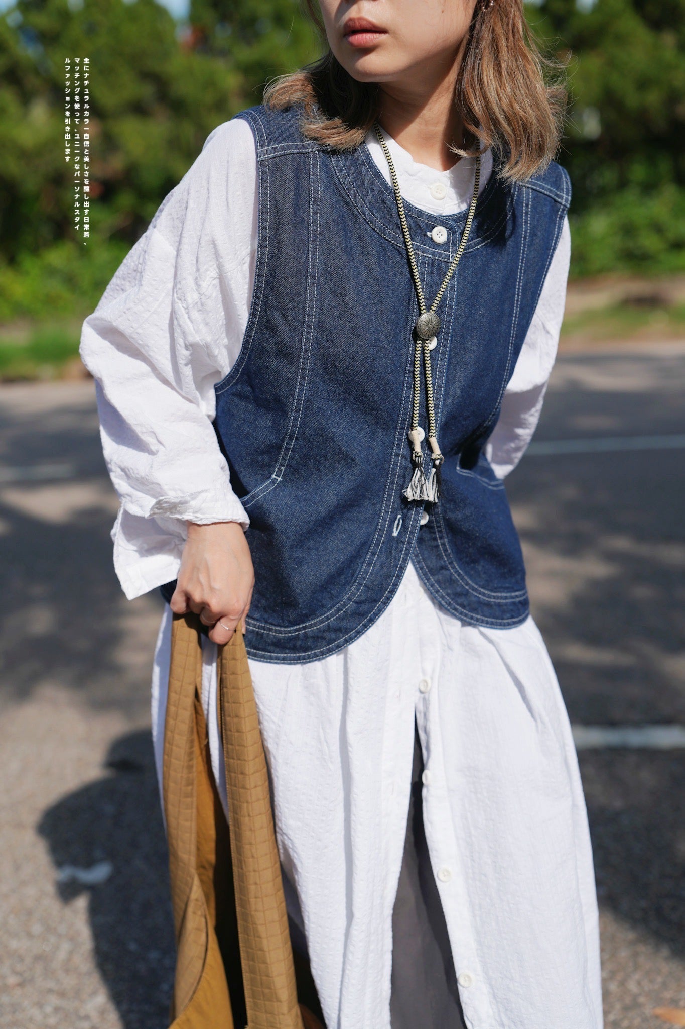 CA685 ROUND NECK DENIM VEST