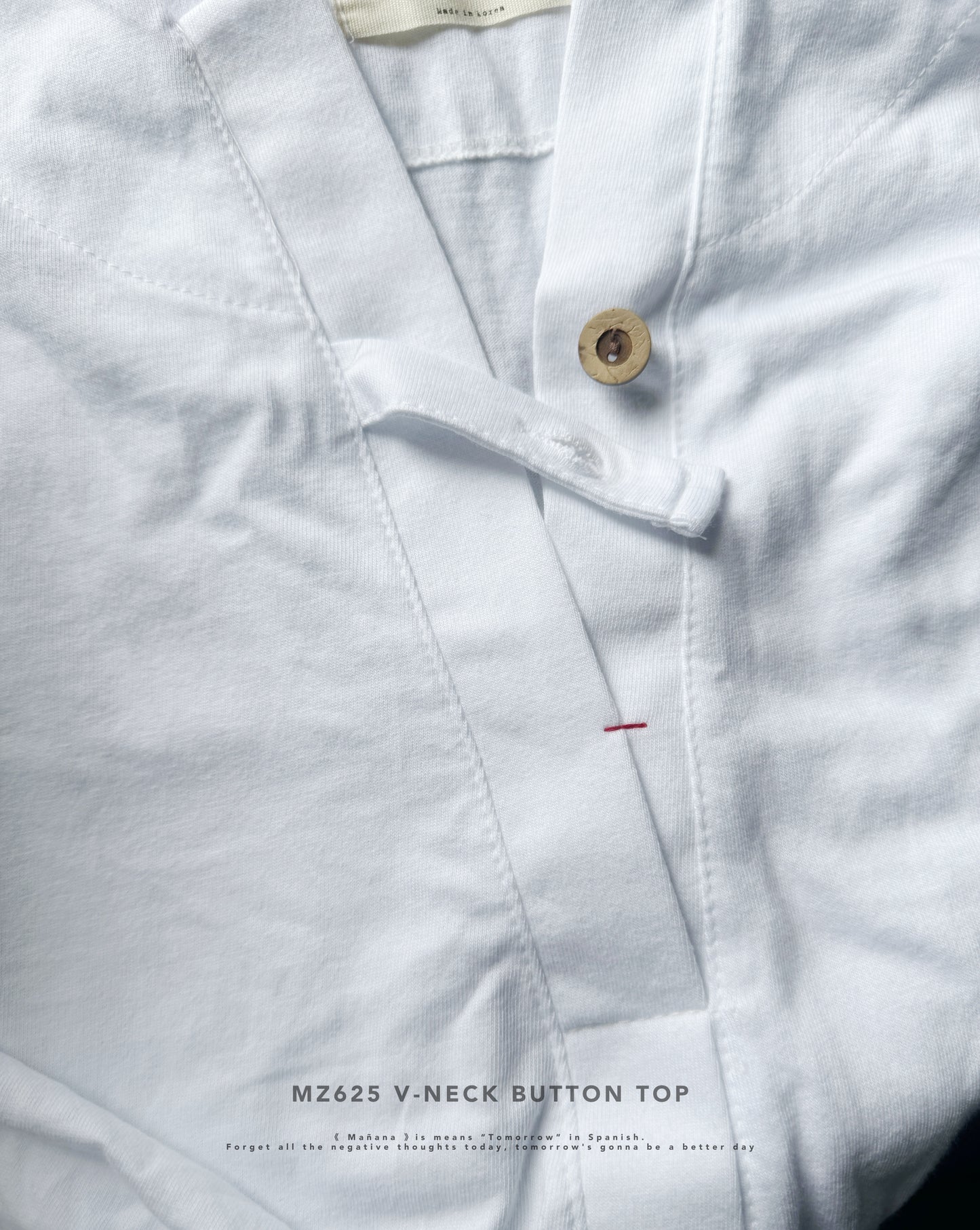 MZ625 V-NECK BUTTON TOP