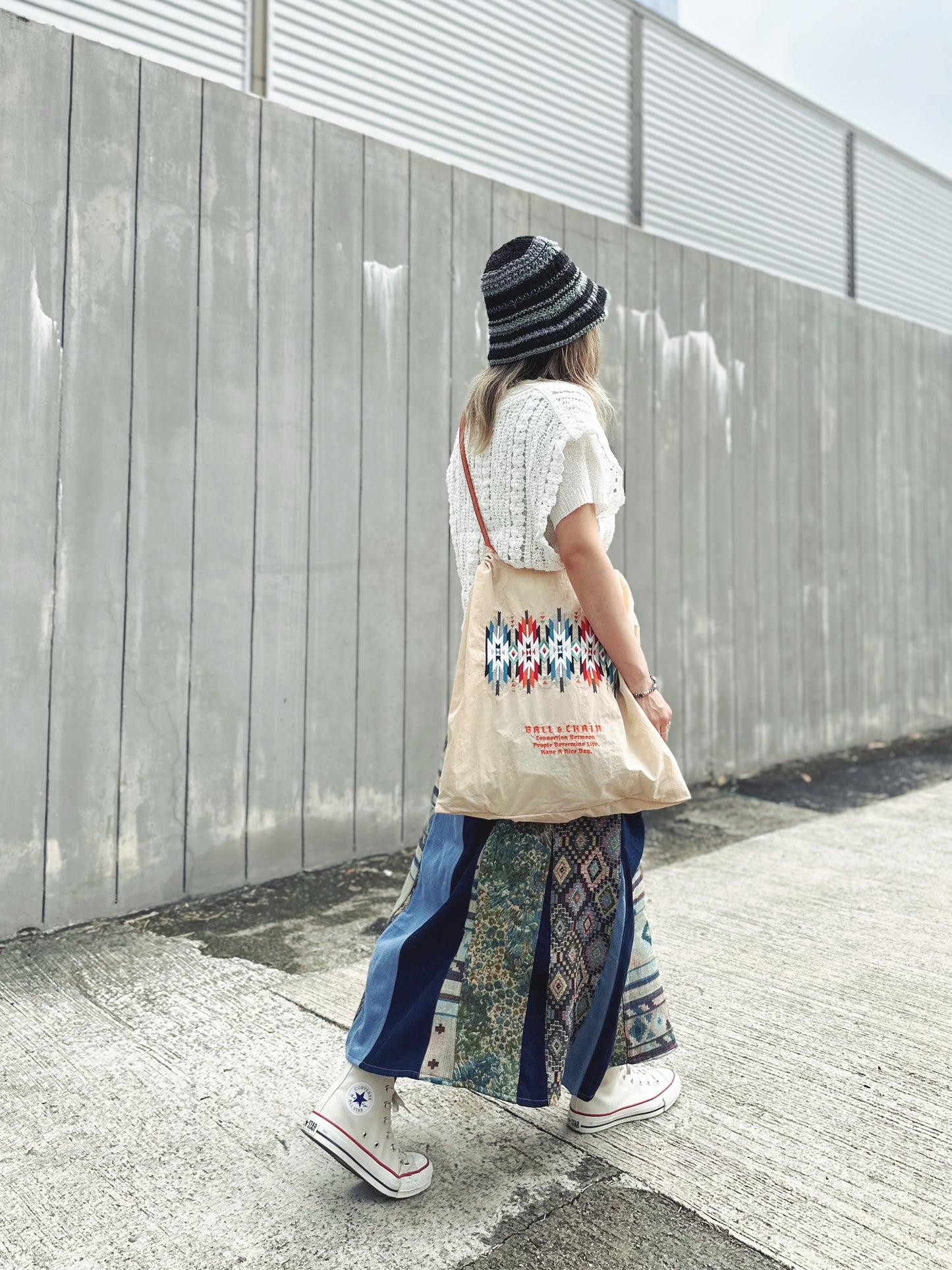 NA-107 Ball & Chain Embroidery Bag L - Native